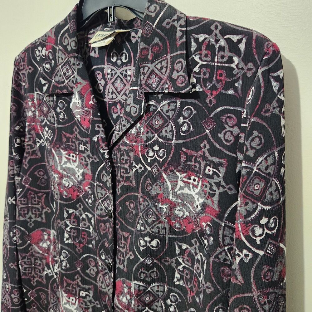 Donnkenny blouses Size Medium Lightweight Longsleeve Front Buttons
